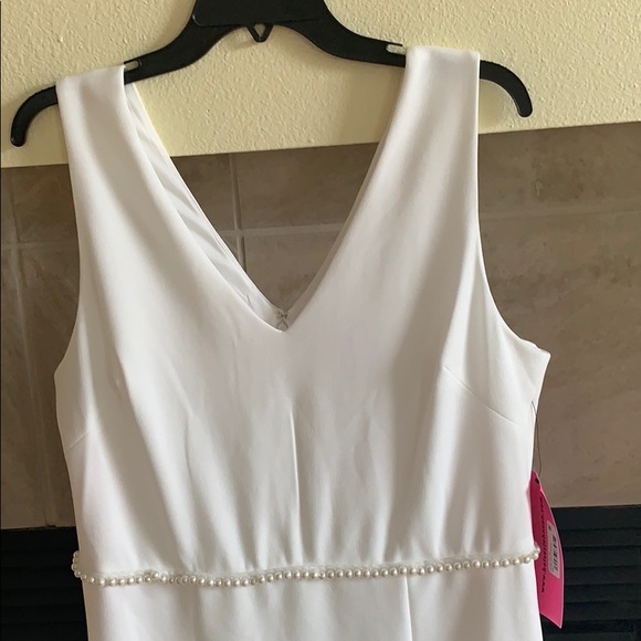 What a gorgeous dress - Picture 5 of 8